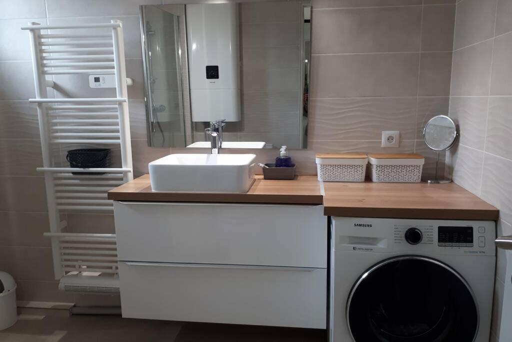 Superbe T2 Lumineux 3*** 10 Mn A Pied De La Plage Apartment Le Pradet Bagian luar foto