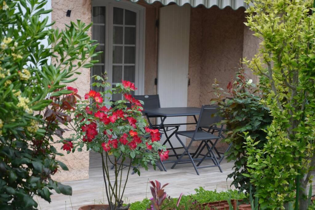 Superbe T2 Lumineux 3*** 10 Mn A Pied De La Plage Apartment Le Pradet Bagian luar foto