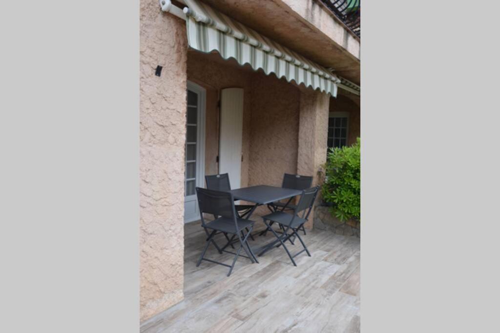 Superbe T2 Lumineux 3*** 10 Mn A Pied De La Plage Apartment Le Pradet Bagian luar foto